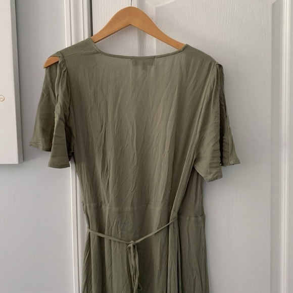 Lulu's Much Obliged Washed Olive Green Wrap Maxi Dress Size L - Picture 11 of 12